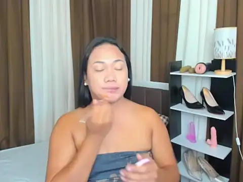 TsUncutKaren online show from September 22, 4:35 pm