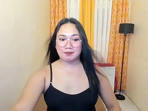 TsUncutKaren online show from March 18, 4:41 pm