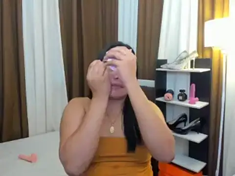 TsUncutKaren online show from December 18, 5:06 pm