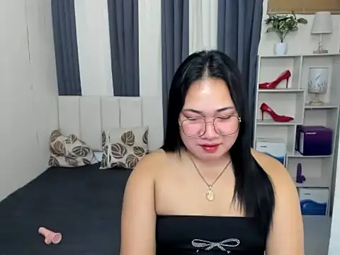 TsUncutKaren online show from January 17, 5:27 pm