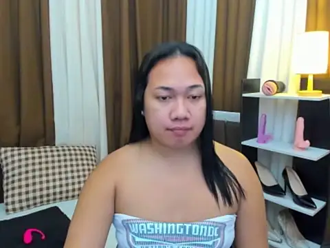 TsUncutKaren online show from October 18, 4:31 pm