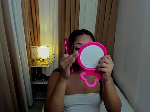 TsUncutKaren online show from November 3, 5:27 pm