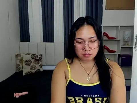 TsUncutKaren online show from January 13, 5:33 am