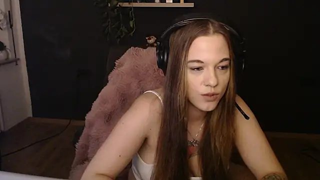 Snapshot of Luna_Lynn chatting on November 30, 8:20 pm Luna Lynn online show from November 30, 8:20 pm