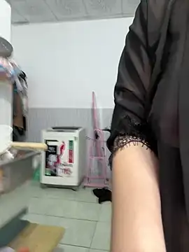 Snapshot of Tiffany-yy chatting on October 18, 4:47 am Tiffany-yy online show from October 18, 4:47 am