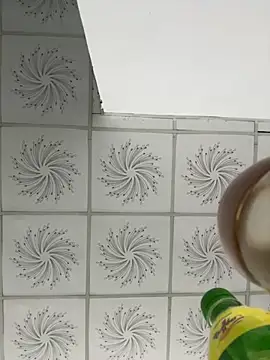 Snapshot of Tiffany-yy chatting on October 16, 1:14 am Tiffany-yy online show from October 16, 1:14 am