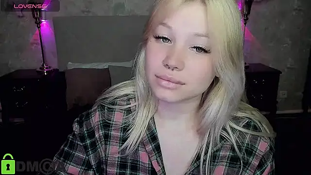 Snapshot of Diana_Dream chatting on October 3, 7:26 pm Diana Dream online show from October 3, 7:26 pm