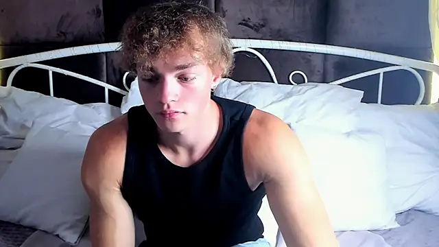Snapshot of ChaseMuscular chatting on October 10, 10:38 am ChaseMuscular online show from October 10, 10:38 am