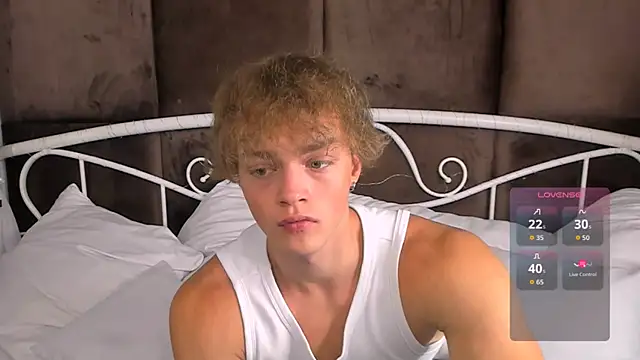 Snapshot of ChaseMuscular chatting on October 19, 3:37 pm ChaseMuscular online show from October 19, 3:37 pm