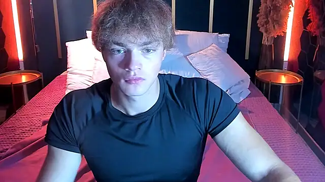 Snapshot of ChaseMuscular chatting on September 24, 10:33 am ChaseMuscular online show from September 24, 10:33 am