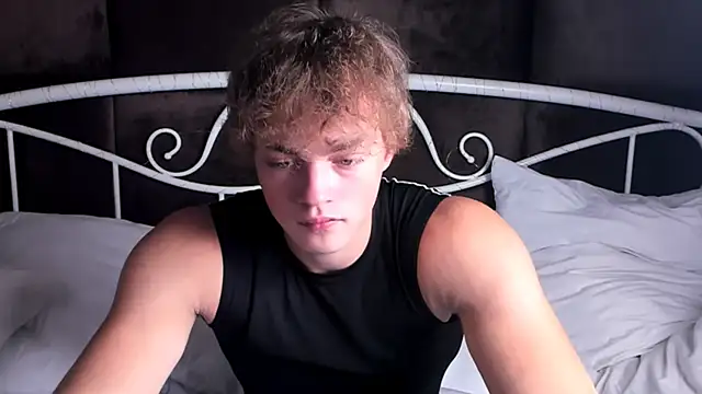Snapshot of ChaseMuscular chatting on September 25, 10:32 am ChaseMuscular online show from September 25, 10:32 am