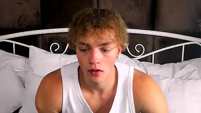 Snapshot of ChaseMuscular chatting on October 15, 8:28 pm ChaseMuscular online show from October 15, 8:28 pm