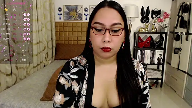 Snapshot of iamyourfantasyxx chatting on June 15, 12:01 am iamyourfantasyxx online show from June 15, 12:01 am