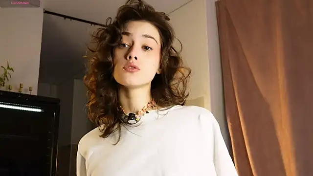 ttragedienne online show from November 15, 1:15 pm