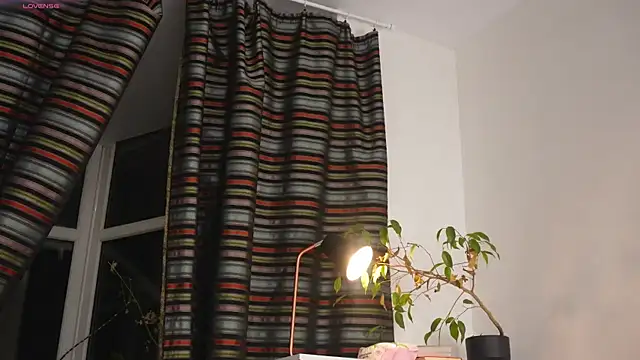 ttragedienne online show from November 9, 2:04 am