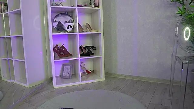 EveWilder online show from February 5, 5:47 am