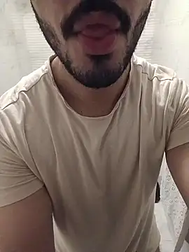 Arab malek online show from December 13, 9:21 pm