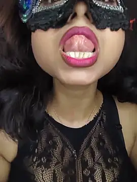Snapshot of yours_sugar_babe chatting on June 15, 10:59 am yours sugar babe online show from June 15, 10:59 am