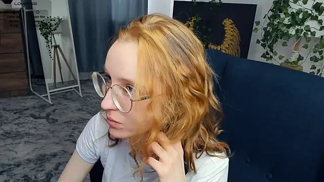 Snapshot of IiceVeinss chatting on October 12, 7:32 am IiceVeinss online show from October 12, 7:32 am