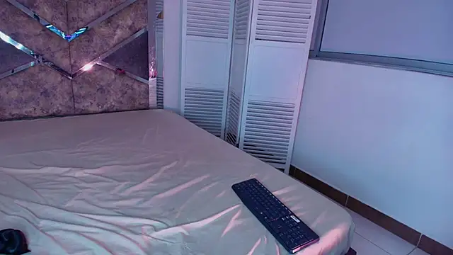 Snapshot of Eryx_Eriscor chatting on October 2, 1:47 pm Eryx Eriscor online show from October 2, 1:47 pm