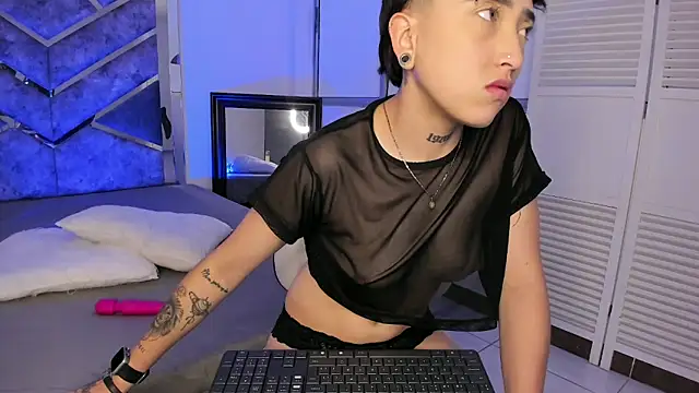 Snapshot of Eryx_Eriscor chatting on October 24, 1:54 pm Eryx Eriscor online show from October 24, 1:54 pm