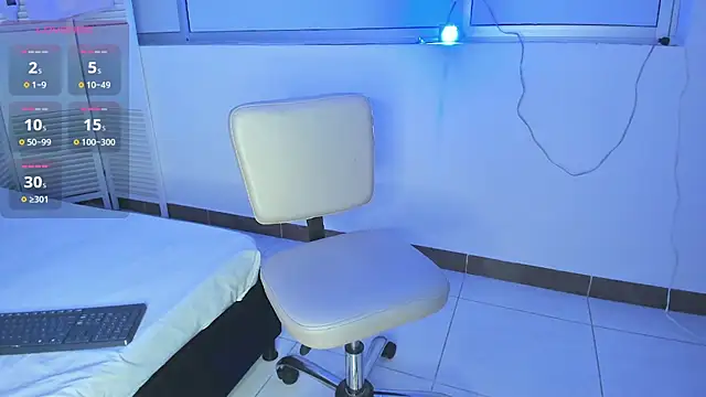 Snapshot of Eryx_Eriscor chatting on October 13, 2:35 am Eryx Eriscor online show from October 13, 2:35 am