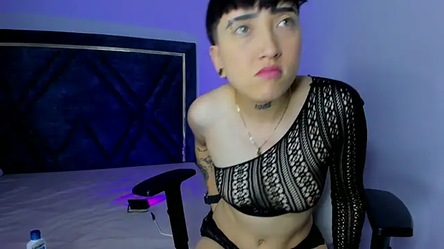 Snapshot of Eryx_Eriscor chatting on November 15, 2:32 pm Eryx Eriscor online show from November 15, 2:32 pm