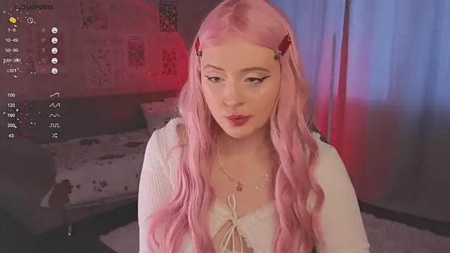 Snapshot of SabrinaCharm_ chatting on October 19, 4:04 am SabrinaCharm online show from October 19, 4:04 am