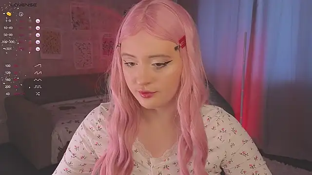 Snapshot of SabrinaCharm_ chatting on October 20, 4:14 am SabrinaCharm online show from October 20, 4:14 am