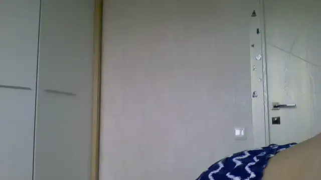 Snapshot of Avenique chatting on October 18, 12:18 pm Avenique online show from October 18, 12:18 pm