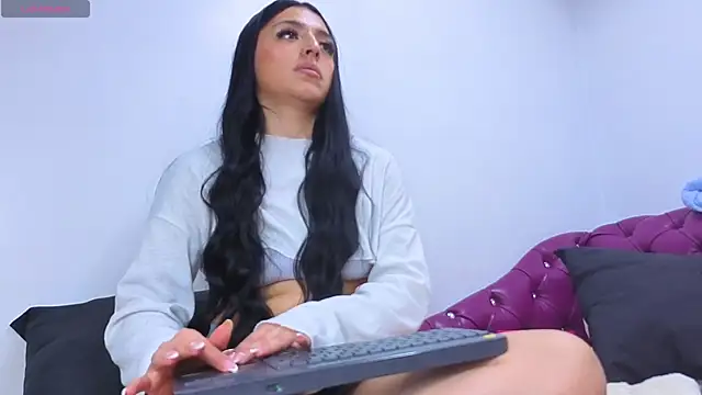 Snapshot of Julieta-Hot chatting on October 1, 1:26 pm Julieta-Hot online show from October 1, 1:26 pm