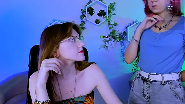 Snapshot of gloria_bubble chatting on July 13, 7:24 pm gloria bubble online show from July 13, 7:24 pm