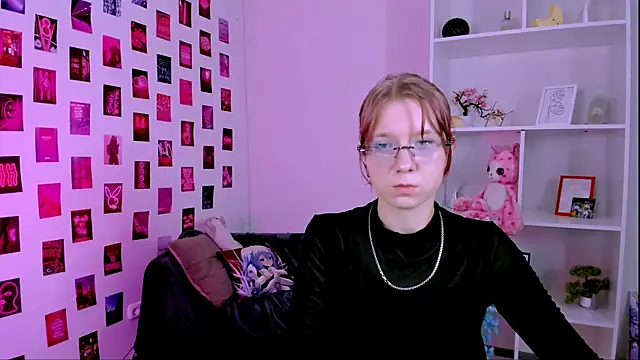 Snapshot of gloria_bubble chatting on June 16, 7:03 pm gloria bubble online show from June 16, 7:03 pm