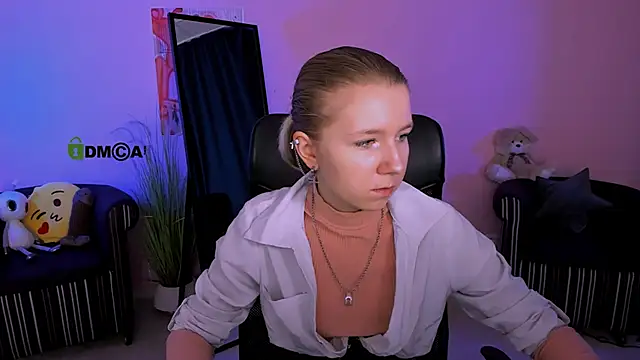 gloria bubble online show from October 18, 8:38 am