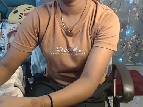 Snapshot of hot_riaa25 chatting on October 23, 5:11 pm hot riaa25 online show from October 23, 5:11 pm