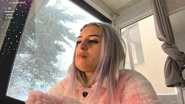 Snapshot of Ella_Vee chatting on February 21, 7:32 am Ella Vee online show from February 21, 7:32 am