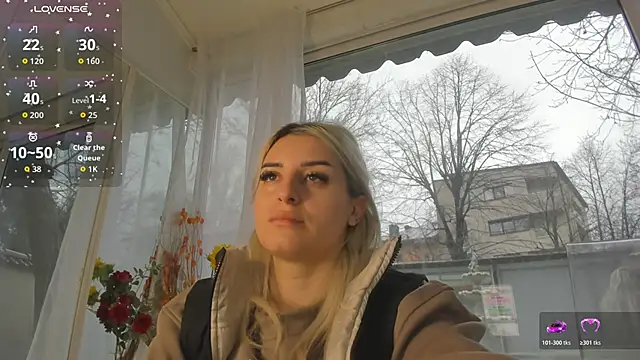 Ella Vee online show from March 28, 6:03 am