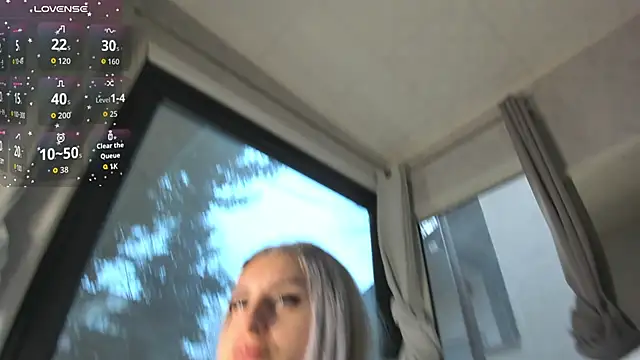 Snapshot of Ella_Vee chatting on February 17, 6:11 am Ella Vee online show from February 17, 6:11 am