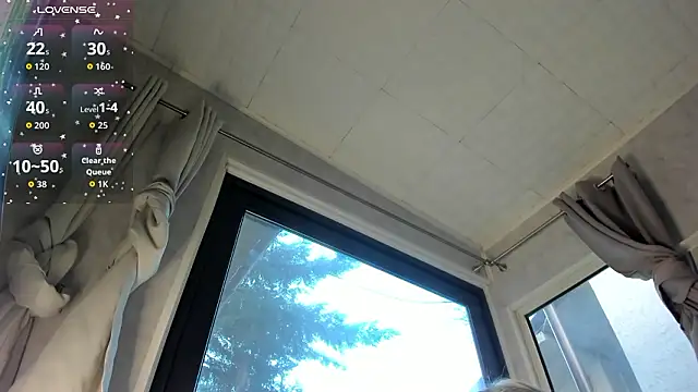 Ella Vee online show from March 4, 5:37 am