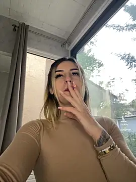 Ella Vee online show from September 26, 5:36 am