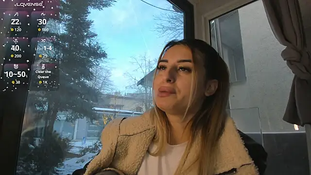 Snapshot of Ella_Vee chatting on January 15, 6:17 am Ella Vee online show from January 15, 6:17 am