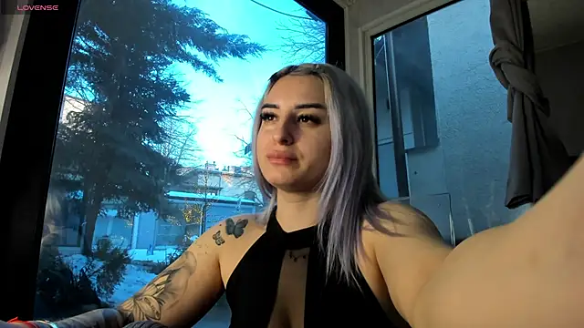 Snapshot of Ella_Vee chatting on February 25, 5:18 am Ella Vee online show from February 25, 5:18 am