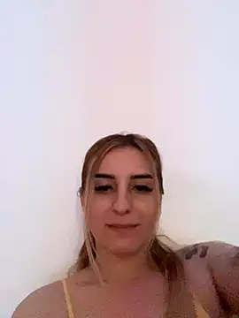 Ella Vee online show from November 11, 3:51 pm