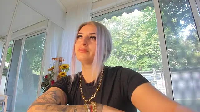 Ella Vee online show from July 26, 4:41 am