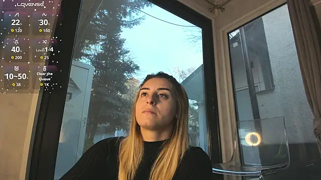 Ella Vee online show from November 25, 5:41 am