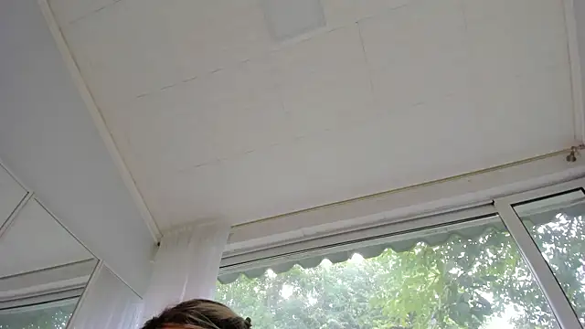 Ella Vee online show from July 16, 5:59 am