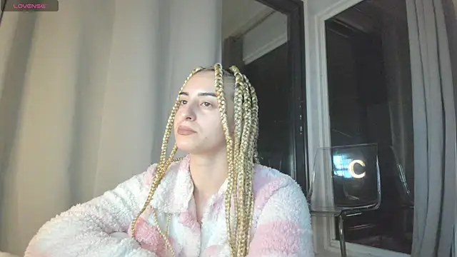 Ella Vee online show from October 22, 2:44 am