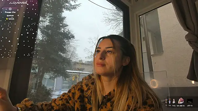 Snapshot of Ella_Vee chatting on January 19, 6:50 am Ella Vee online show from January 19, 6:50 am