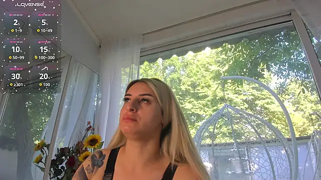 Ella Vee online show from June 11, 6:21 am