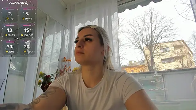 Ella Vee online show from March 18, 6:16 am